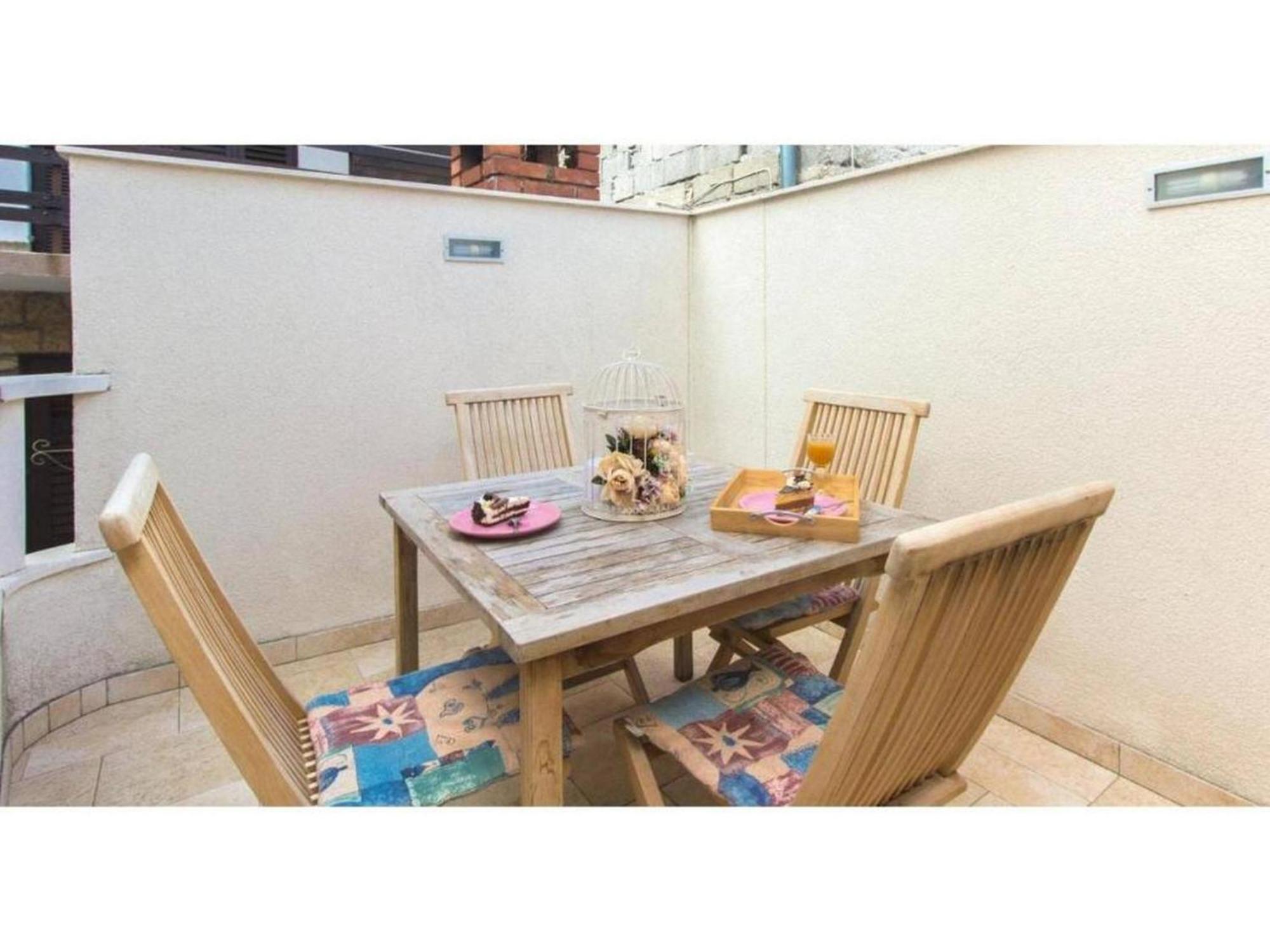 Stone Apartment 普利莫顿 外观 照片